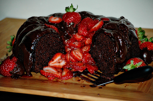 Chocolate Velvet Cake with Strawberries Chocolate Velvet Cake with Strawberries