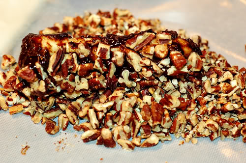 Rolling banana in nuts
