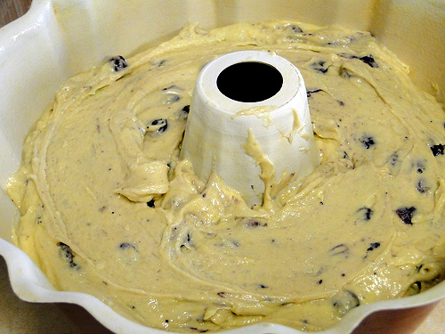 Blueberry Poundcake in Bundt Cake