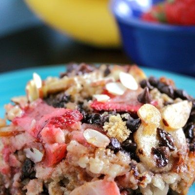 Breakfast Casserole with Strawberries, Bananas, and Oatmeal
