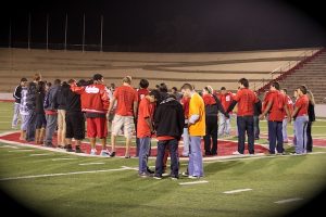 teens praying